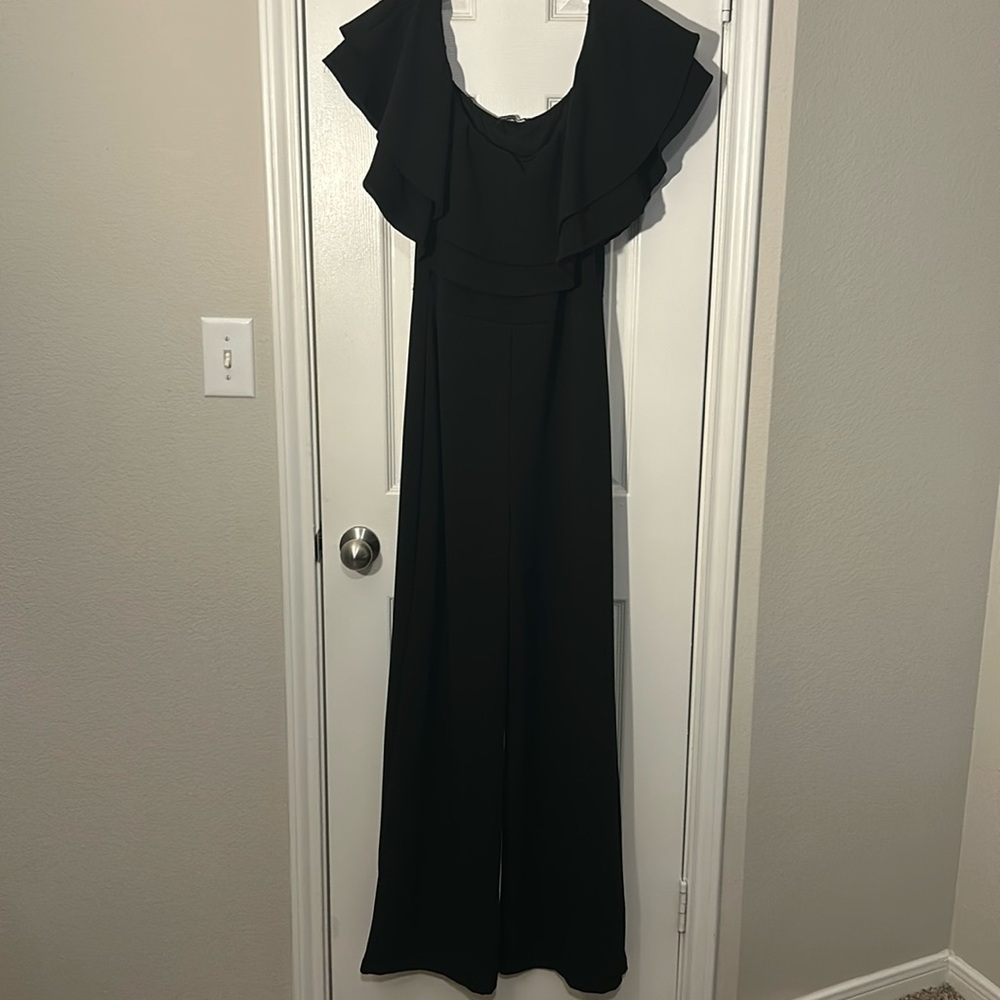 Fashion Nova off the shoulders jumpsuit